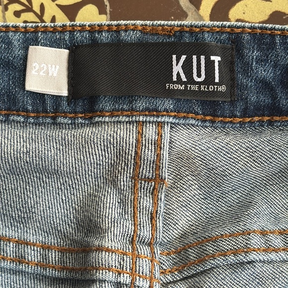 KUT FROM THE KLOTH EMBROIDERED JEANS Sz: 22 - Picture 3 of 11